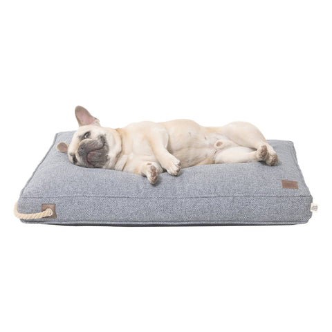 INDIE & SCOUT PET PILLOW CHARCOAL MED