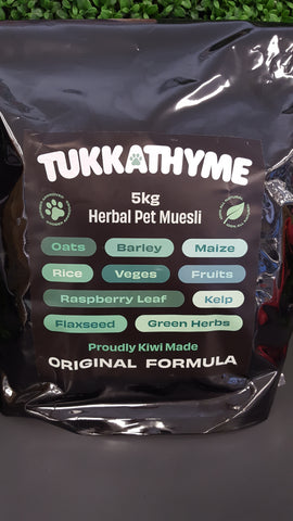 5kg Herbal Pet Muesli. 100% all natural ingredients including oats, barley, maize, rice, veges, fruits, kelp, flaxseed and herbs.